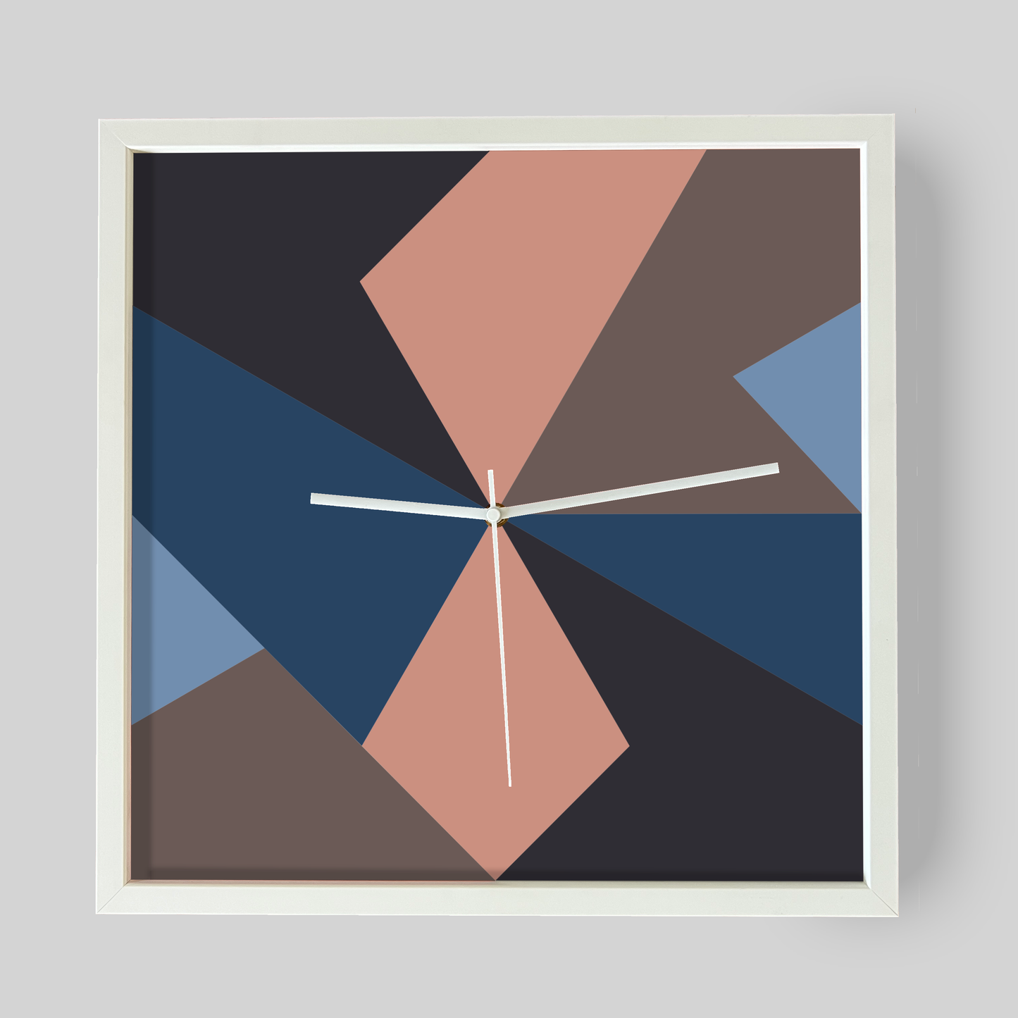 Dusk Mountain – Bunte Designer-Wanduhr mit Holzrahmen in warmen Erdtönen