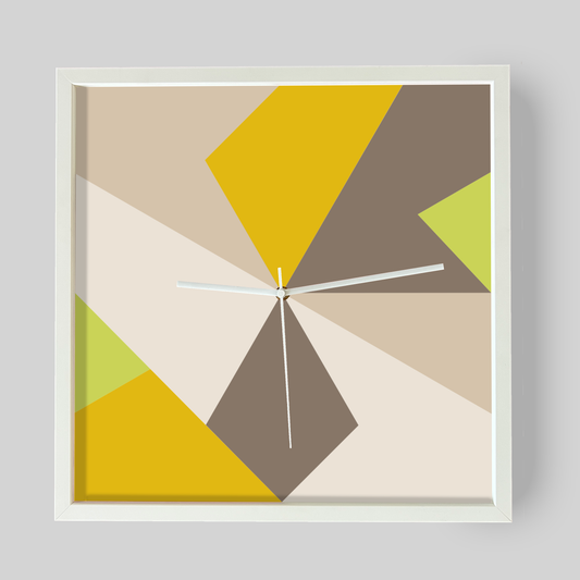 Teatime – moderne Wanduhr mit Holzrahmen in warmen Naturtönen ohne Zahlen