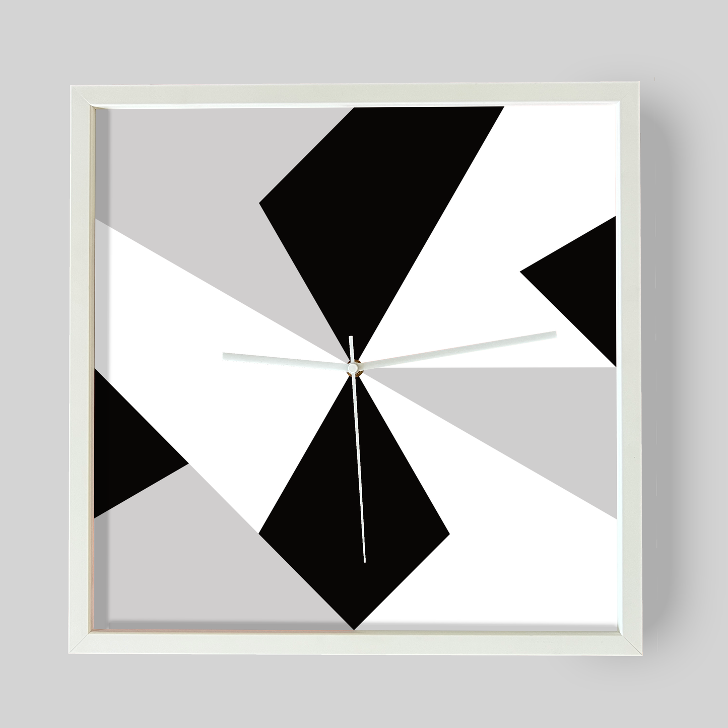 Design Wanduhr mit 
Schwarz weiß Muster ohne Zahlen